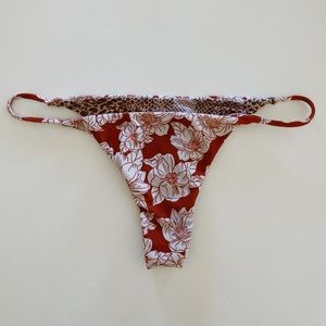 Acacia Rust Magnolia Fin Bottom (Medium)